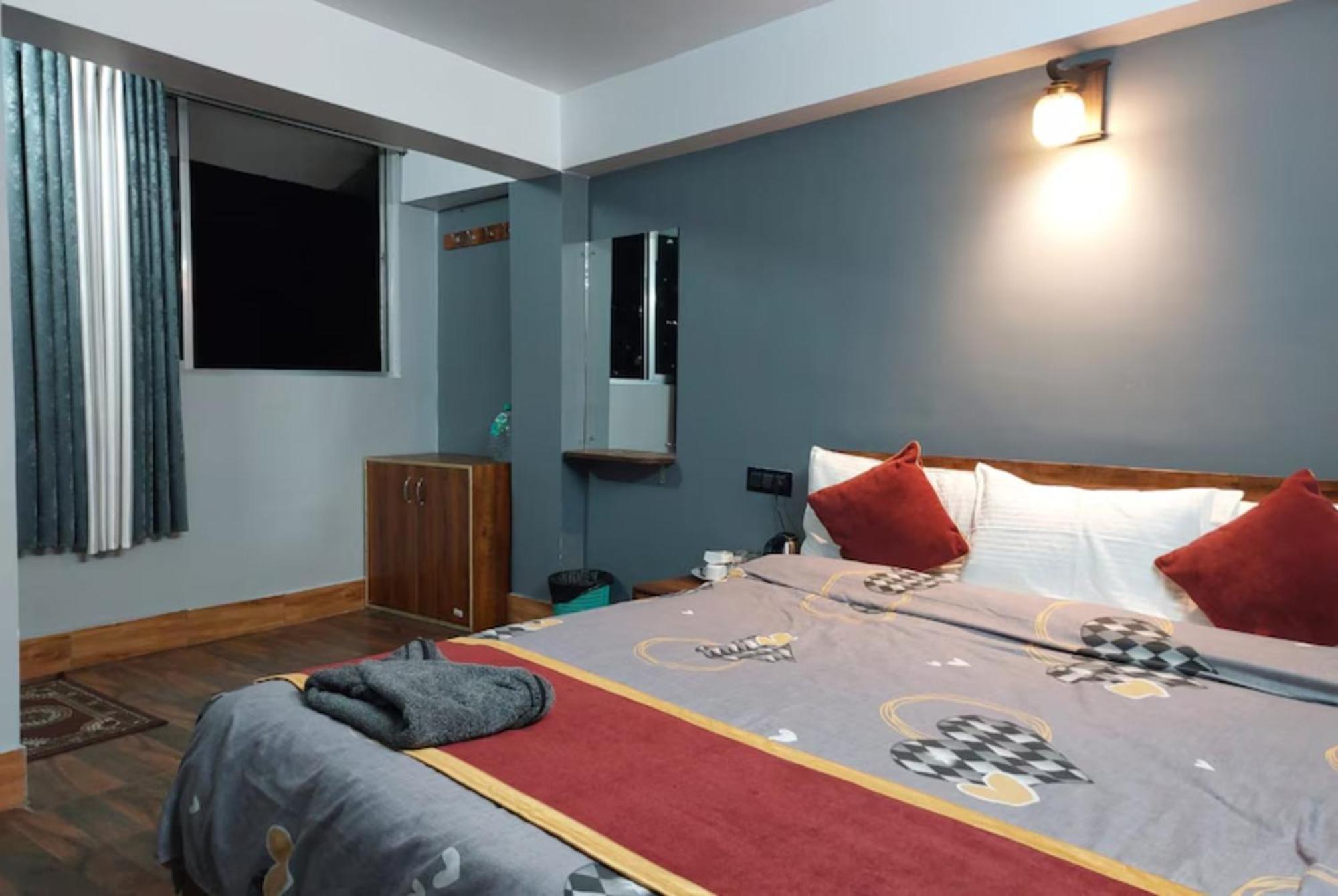 Hotel Pitstop Darjeeling - Excellent Service Recommended & Couple Friendly ภายนอก รูปภาพ