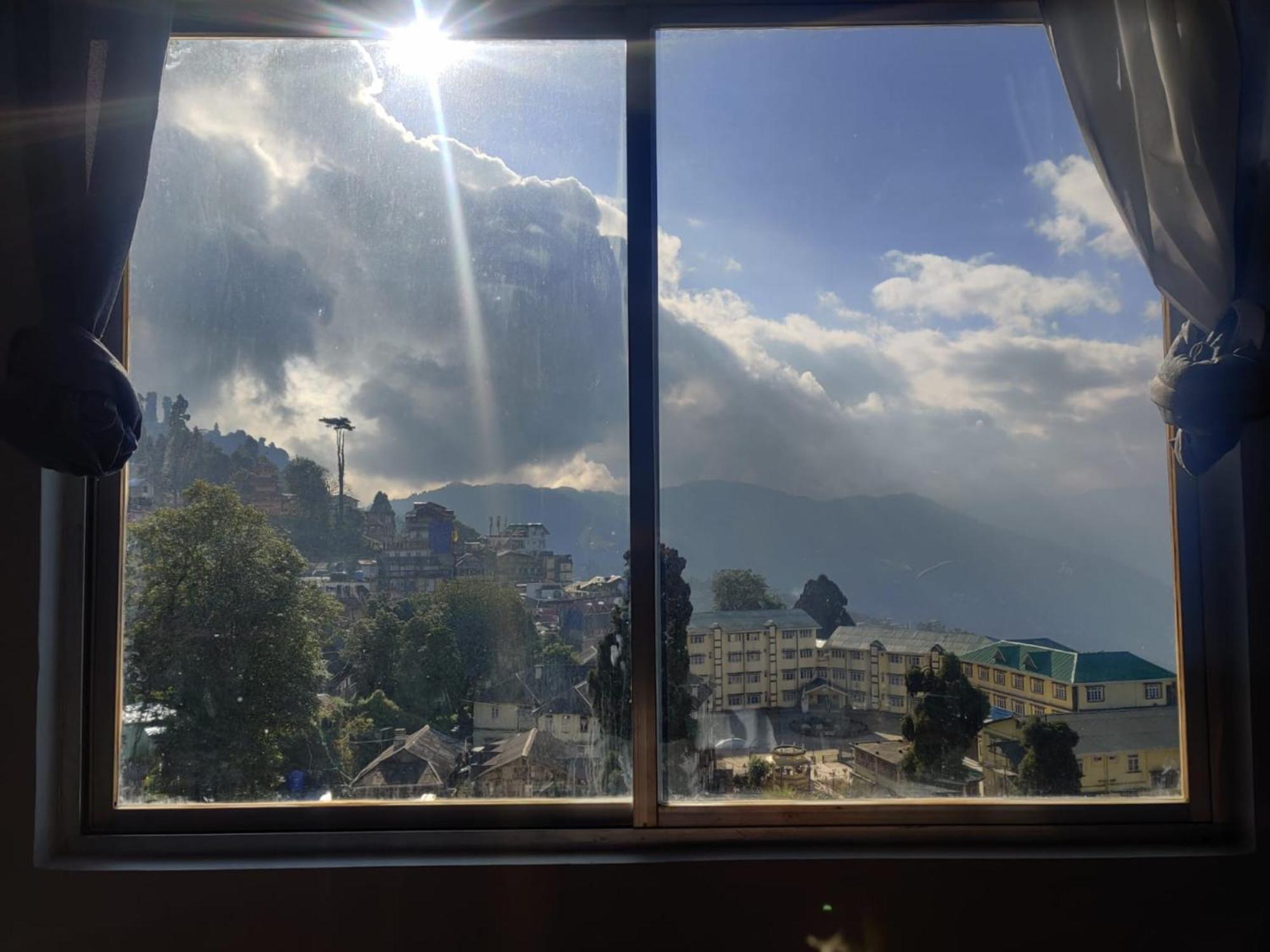 Hotel Pitstop Darjeeling - Excellent Service Recommended & Couple Friendly ภายนอก รูปภาพ
