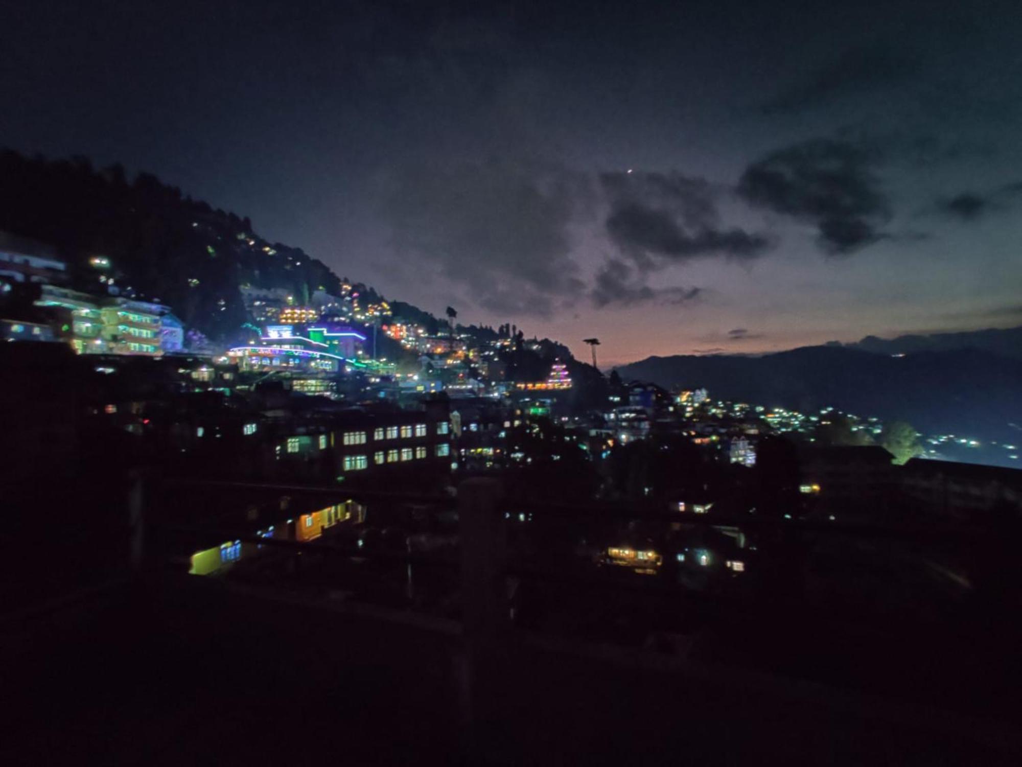 Hotel Pitstop Darjeeling - Excellent Service Recommended & Couple Friendly ภายนอก รูปภาพ