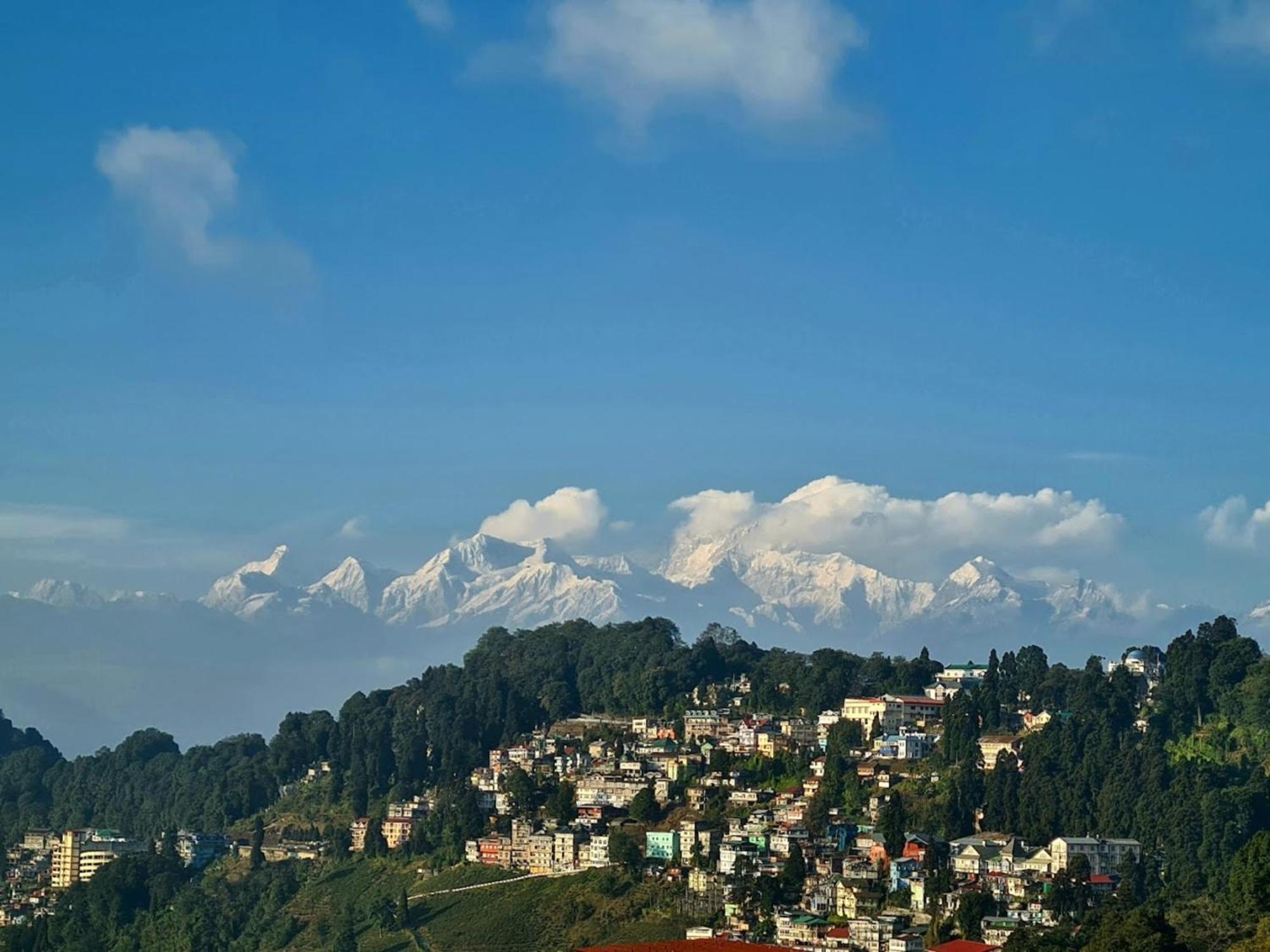 Hotel Pitstop Darjeeling - Excellent Service Recommended & Couple Friendly ภายนอก รูปภาพ